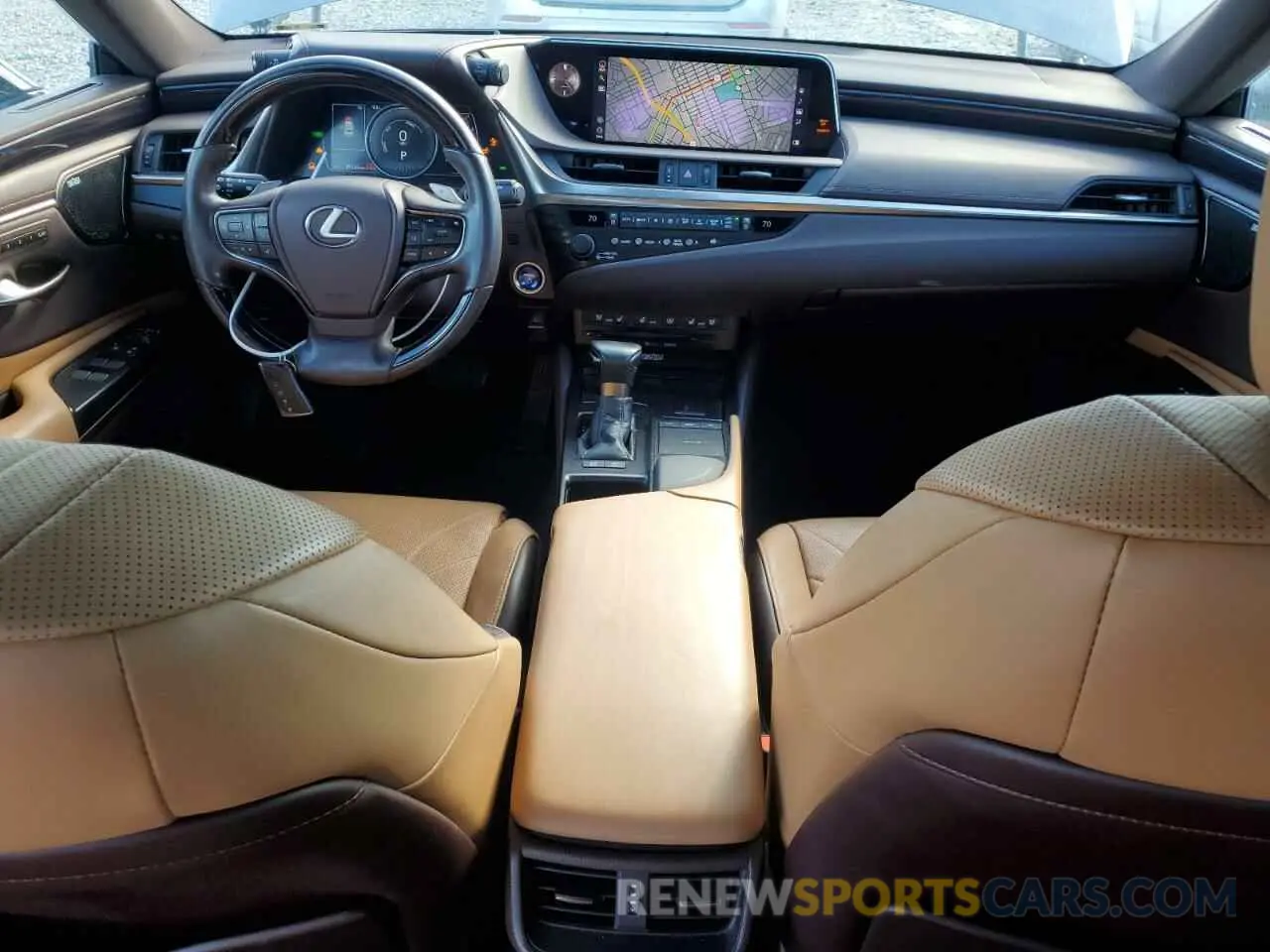 8 Photograph of a damaged car 58AF21B13LU010085 LEXUS ES300 2020