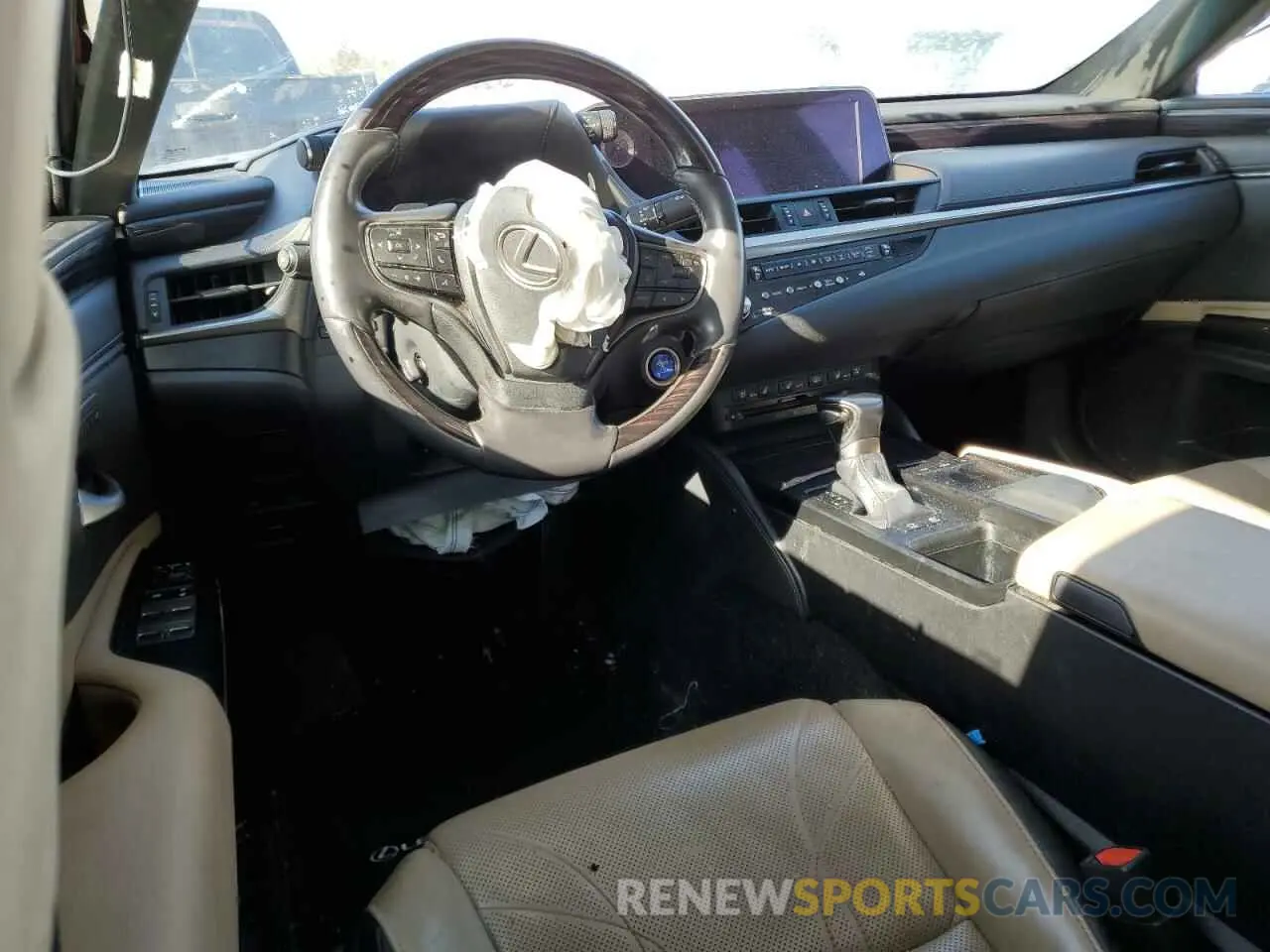 8 Photograph of a damaged car 58AB21B16MU012851 LEXUS ES300 2021