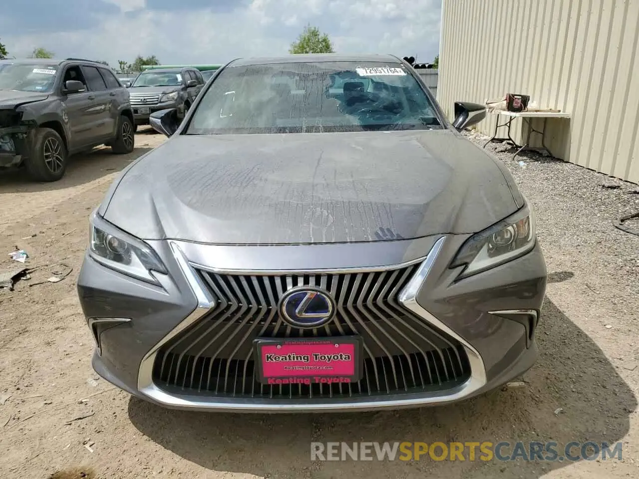 5 Photograph of a damaged car 58ACA1C10MU006937 LEXUS ES300 2021