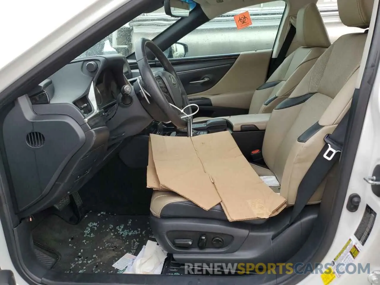 7 Photograph of a damaged car 58ACA1C10MU011247 LEXUS ES300 2021