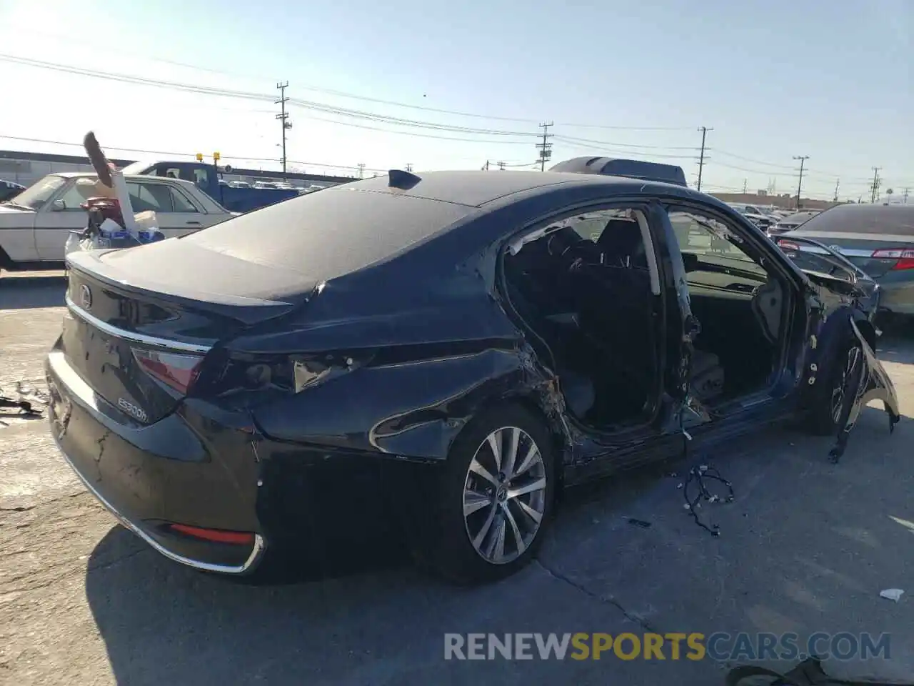 4 Photograph of a damaged car 58ACA1C11MU006638 LEXUS ES300 2021