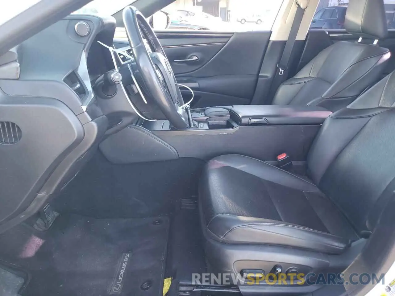 7 Photograph of a damaged car 58ACA1C18MU005048 LEXUS ES300 2021