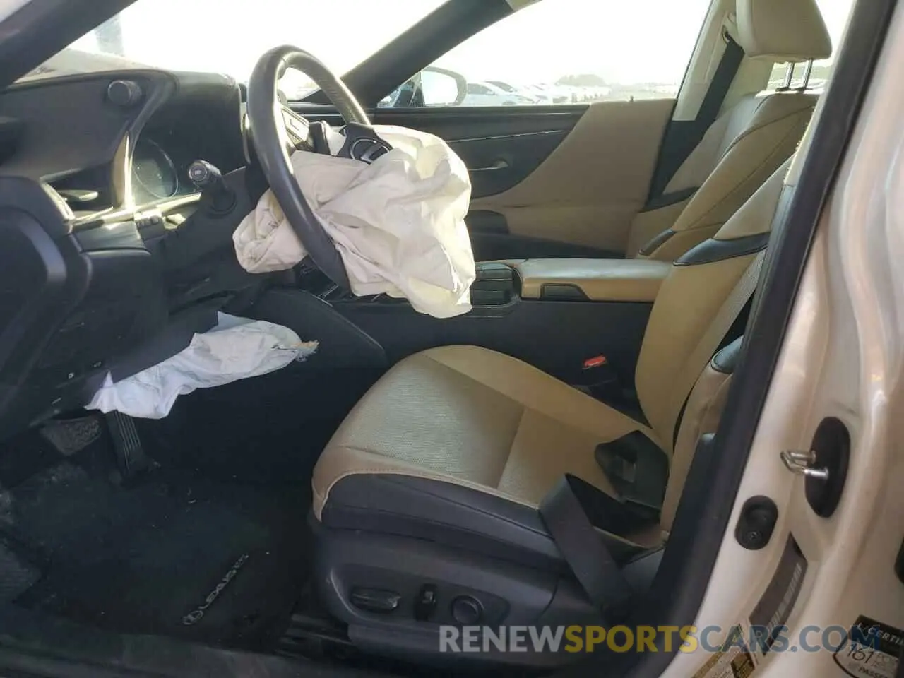 7 Photograph of a damaged car 58ACA1C1XMU007237 LEXUS ES300 2021