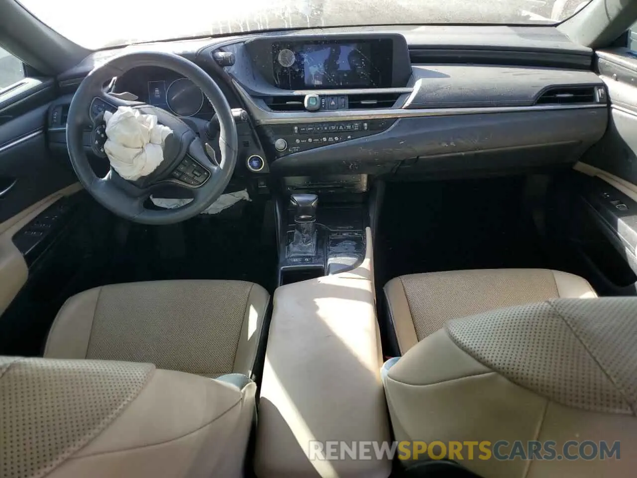 8 Photograph of a damaged car 58ACA1C1XMU007237 LEXUS ES300 2021