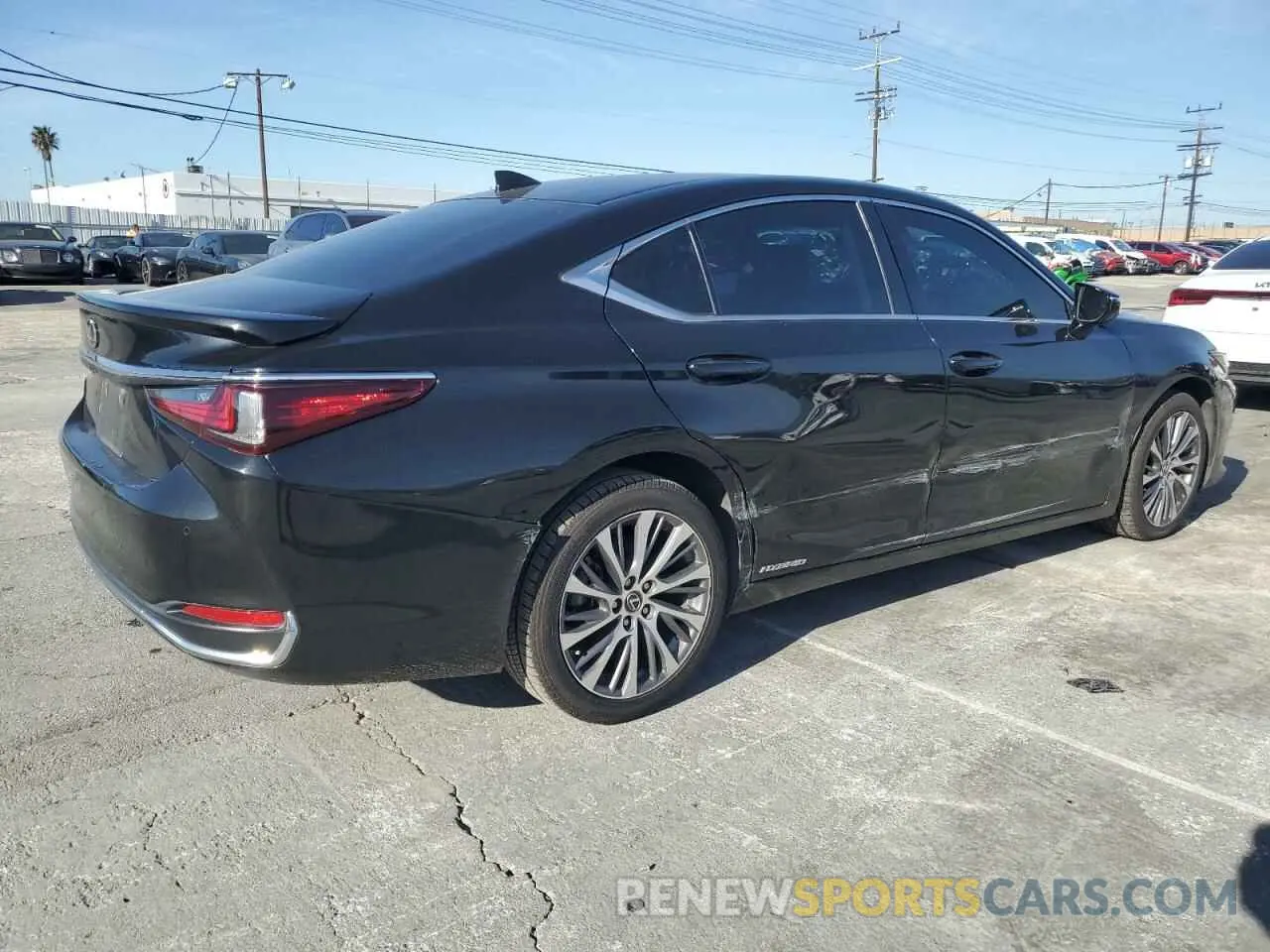 3 Photograph of a damaged car 58ADA1C11MU010502 LEXUS ES300 2021