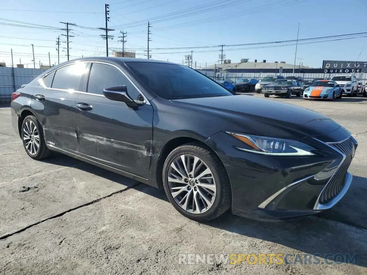 4 Photograph of a damaged car 58ADA1C11MU010502 LEXUS ES300 2021
