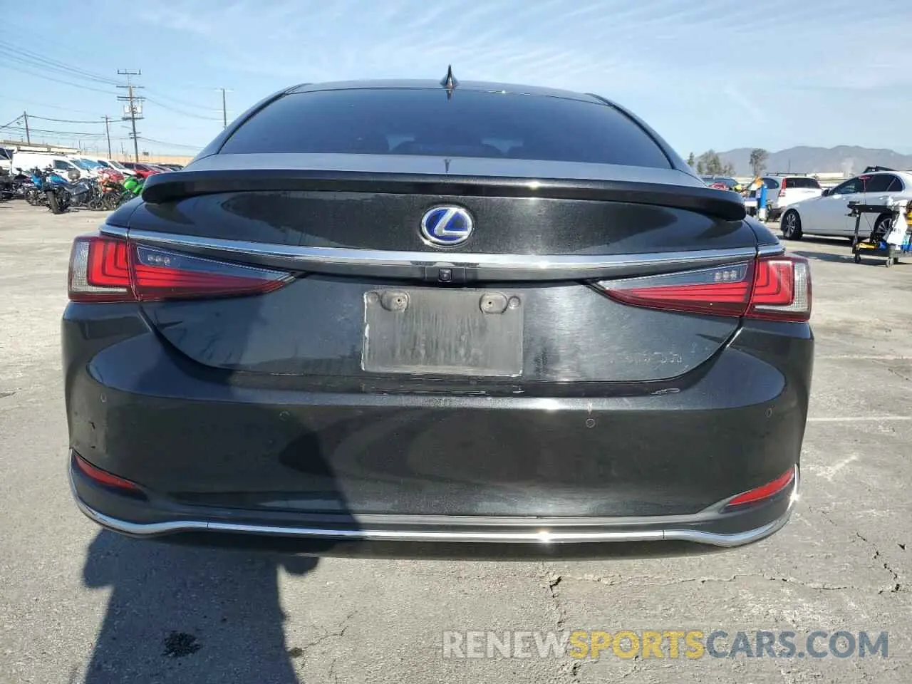 6 Photograph of a damaged car 58ADA1C11MU010502 LEXUS ES300 2021