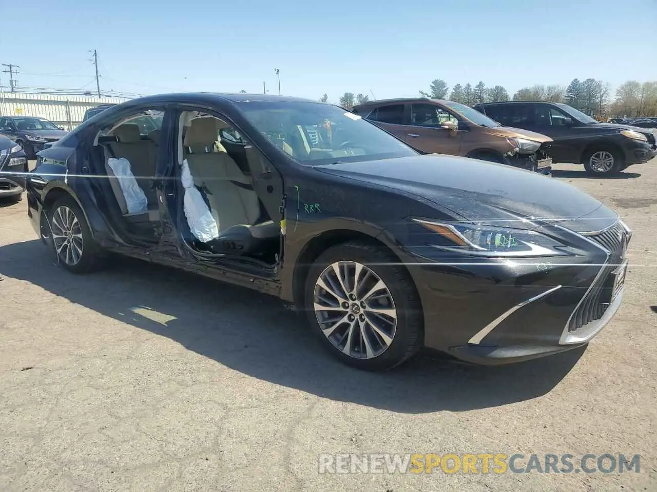 4 Photograph of a damaged car 58ADA1C12MU009178 LEXUS ES300 2021