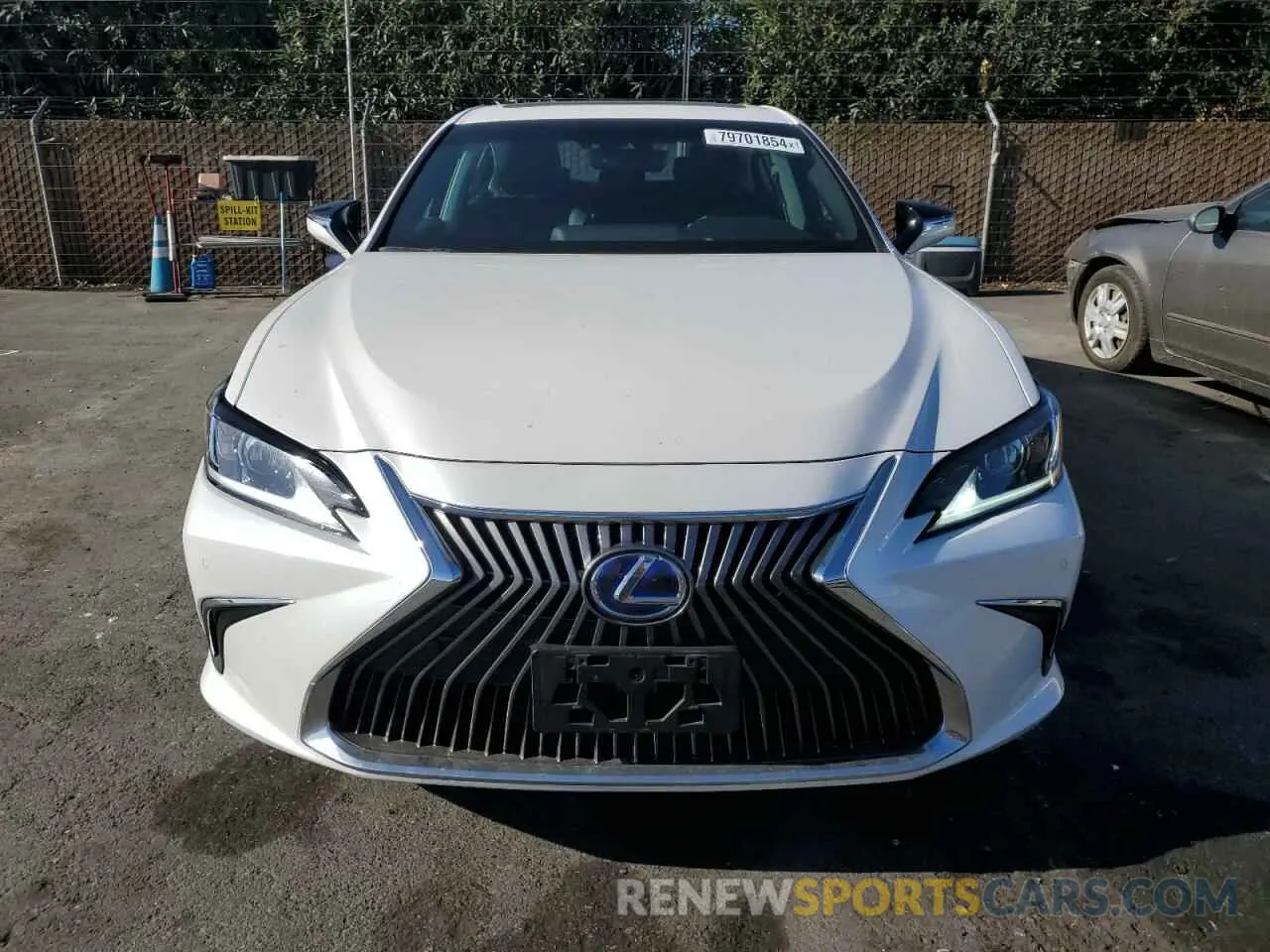 5 Photograph of a damaged car 58ADA1C13MU005124 LEXUS ES300 2021