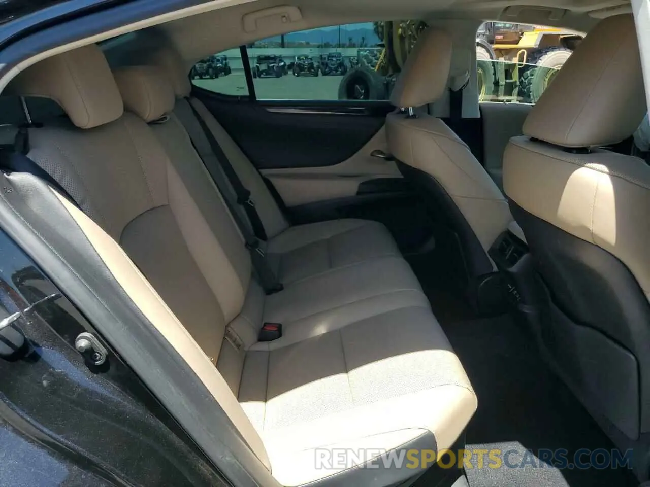 10 Photograph of a damaged car 58ADA1C14MU003947 LEXUS ES300 2021