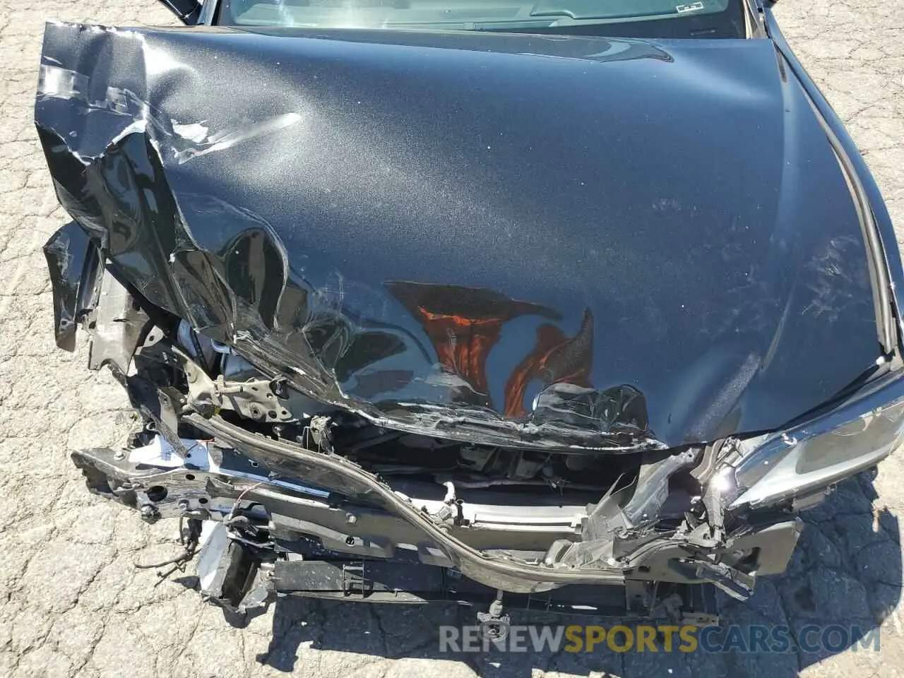 11 Photograph of a damaged car 58ADA1C14MU003947 LEXUS ES300 2021