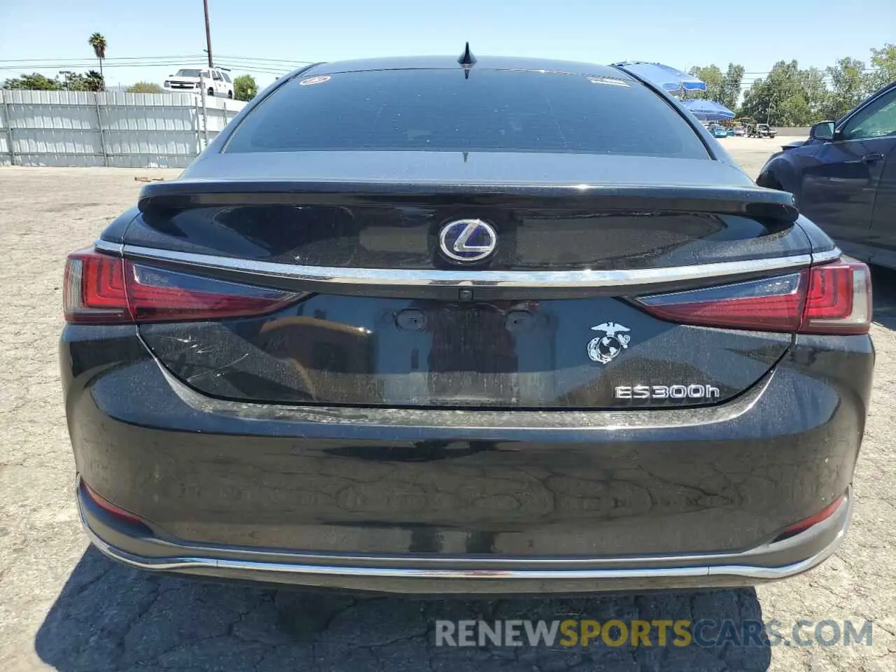 6 Photograph of a damaged car 58ADA1C14MU003947 LEXUS ES300 2021