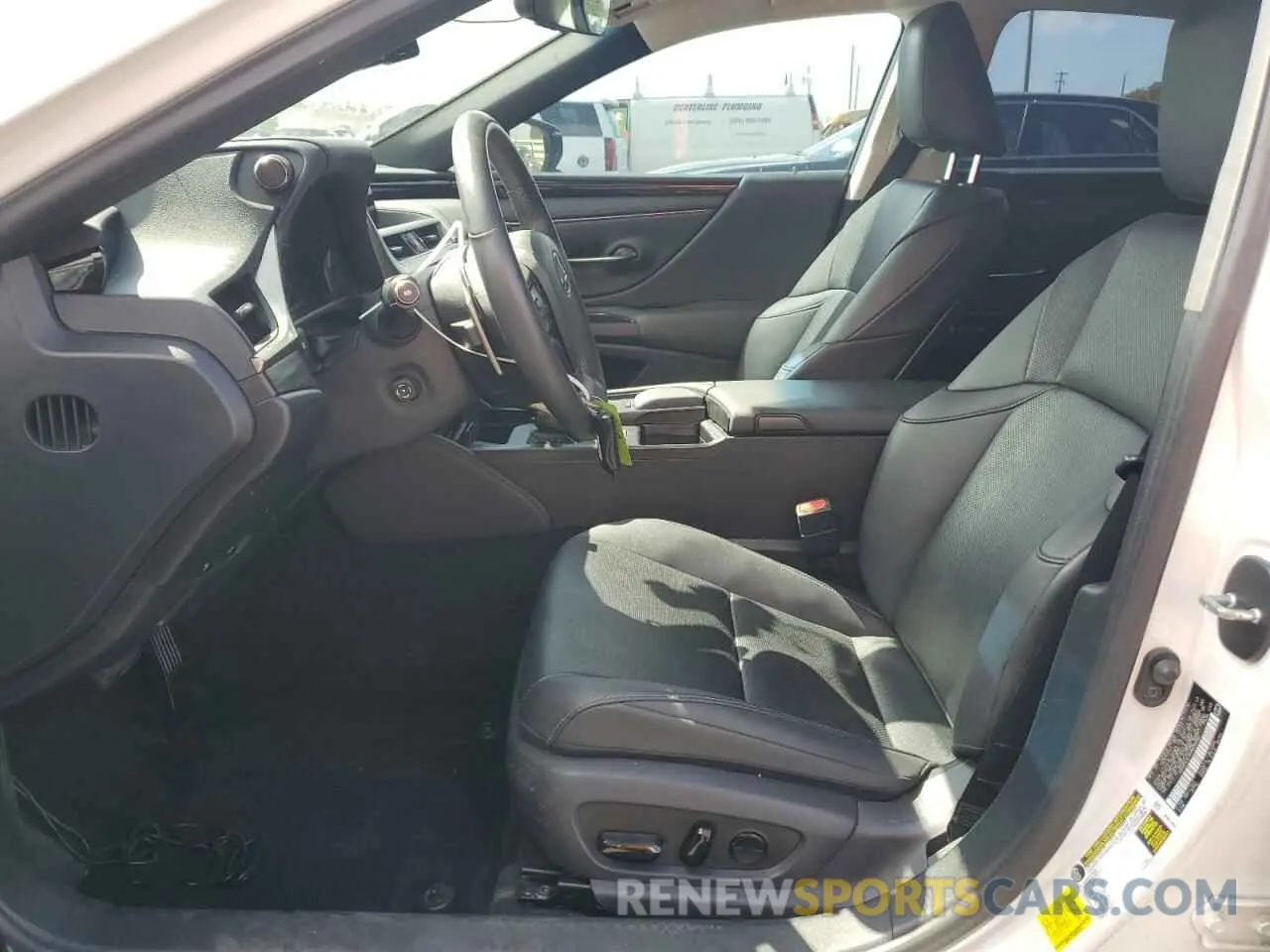 7 Photograph of a damaged car 58ADA1C14MU004967 LEXUS ES300 2021