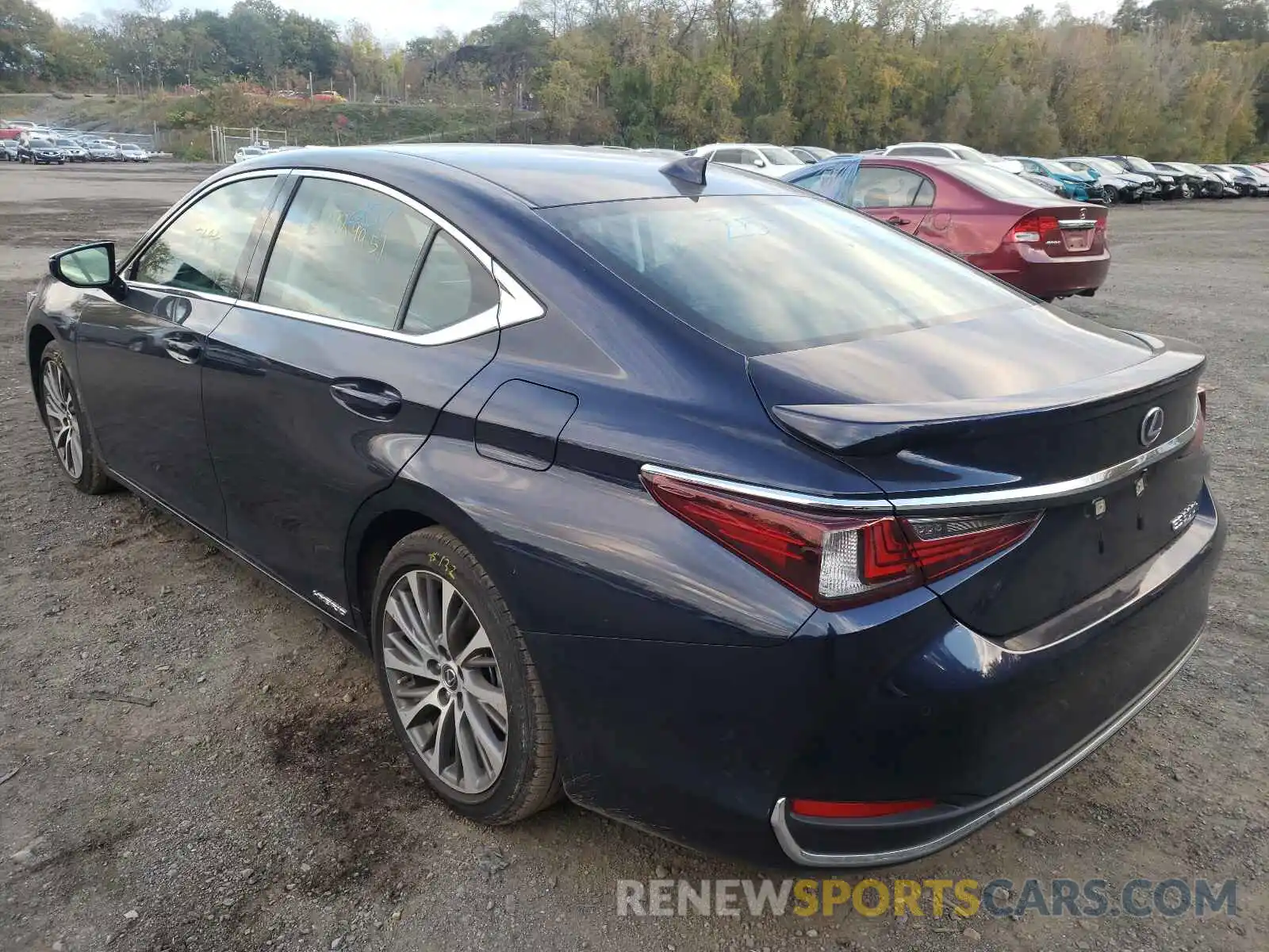 3 Photograph of a damaged car 58ADA1C14MU005861 LEXUS ES300 2021