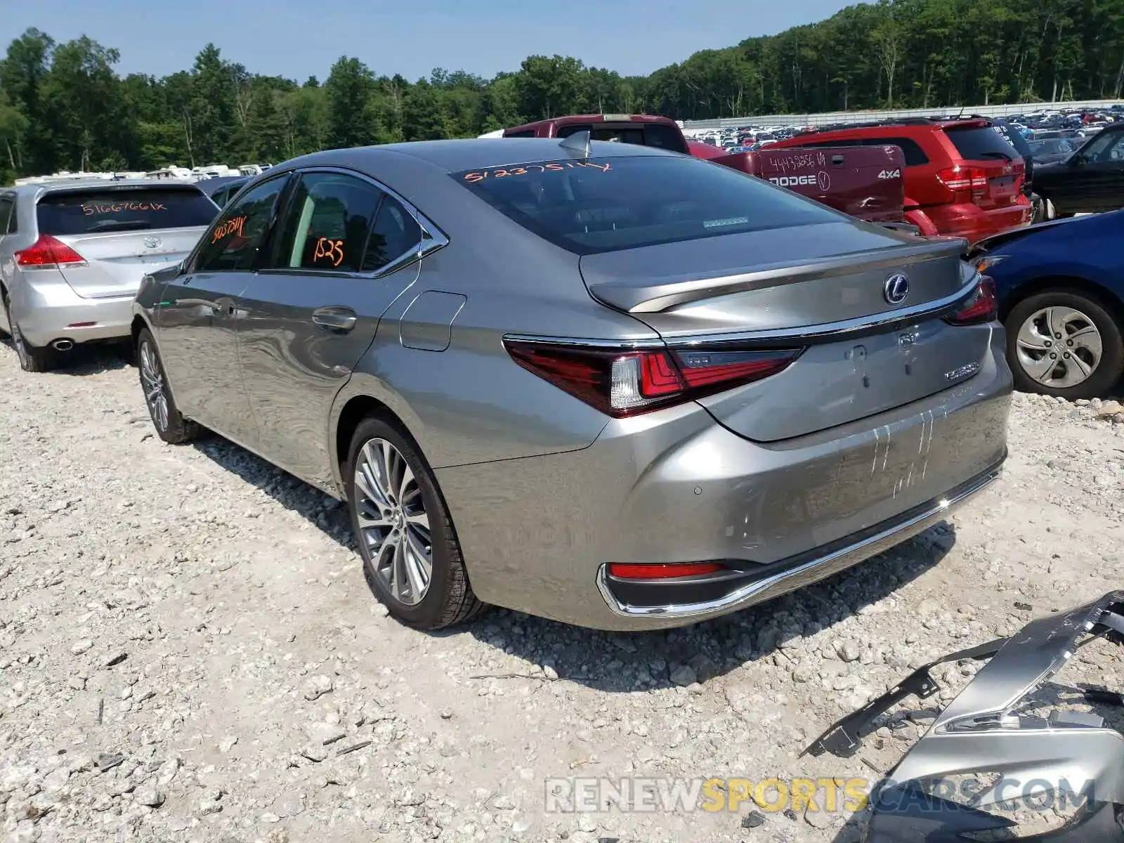 3 Photograph of a damaged car 58ADA1C15MU002824 LEXUS ES300 2021