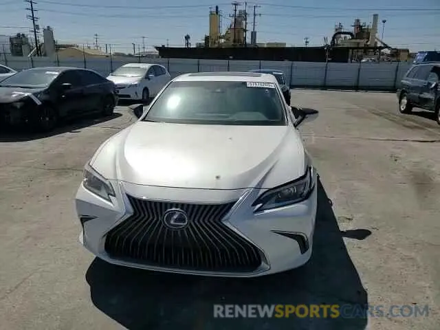 13 Photograph of a damaged car 58ADA1C15MU003150 LEXUS ES300 2021