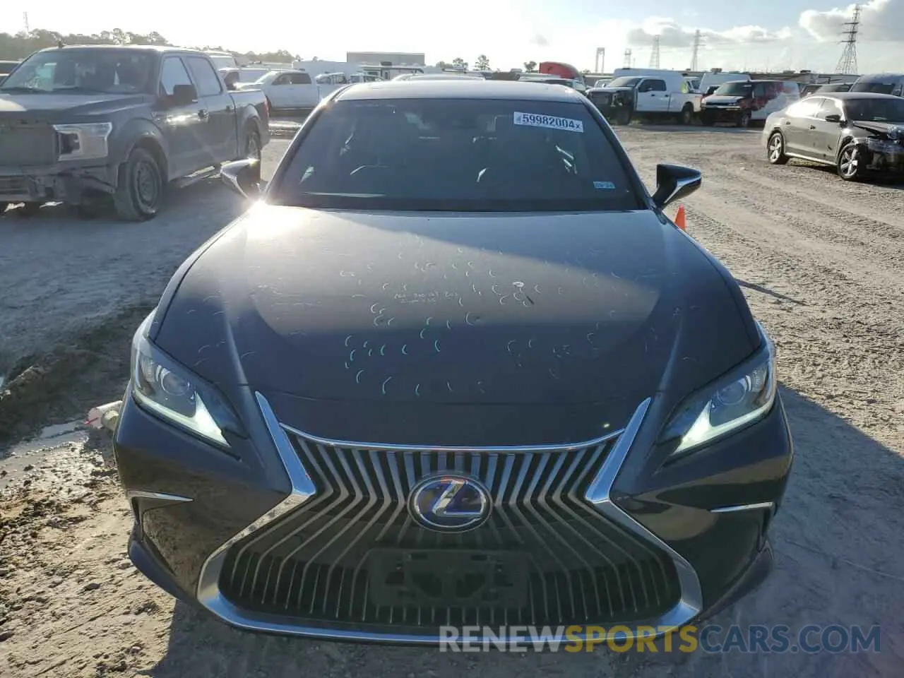 5 Photograph of a damaged car 58ADA1C15MU006310 LEXUS ES300 2021