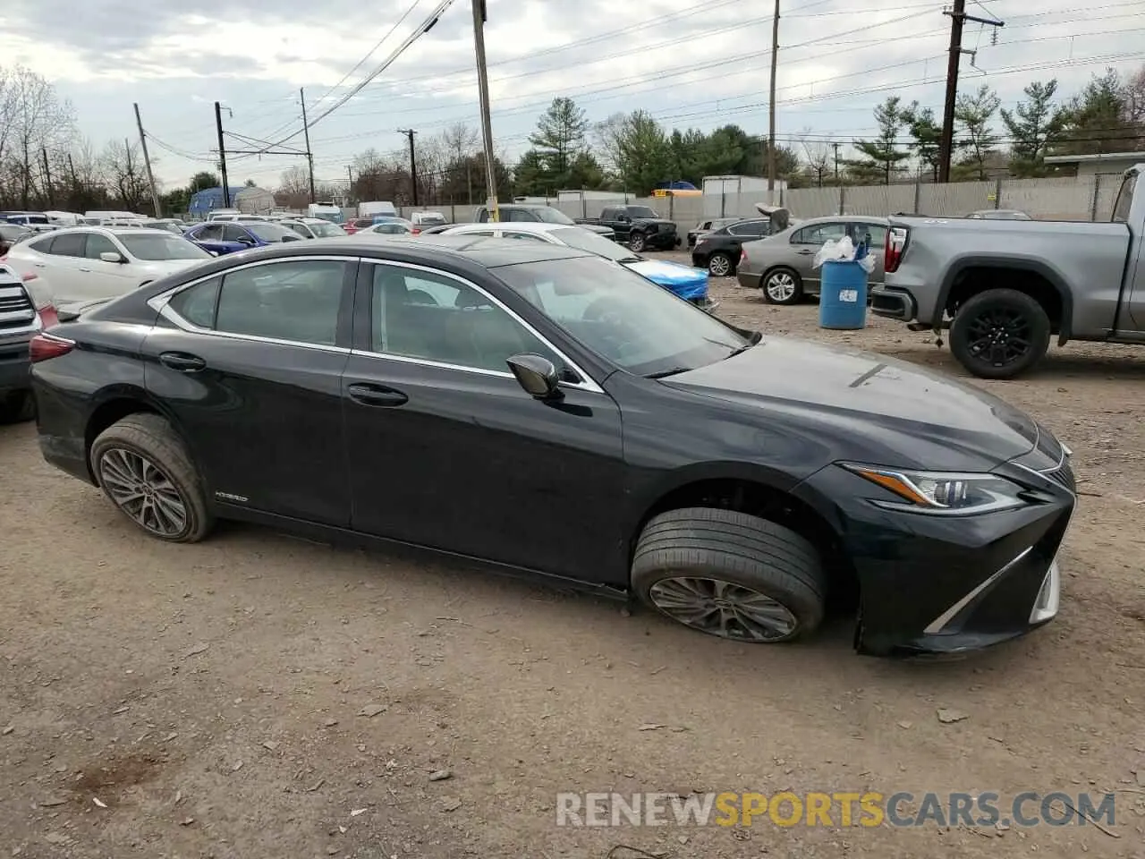 4 Photograph of a damaged car 58ADA1C17MU008379 LEXUS ES300 2021