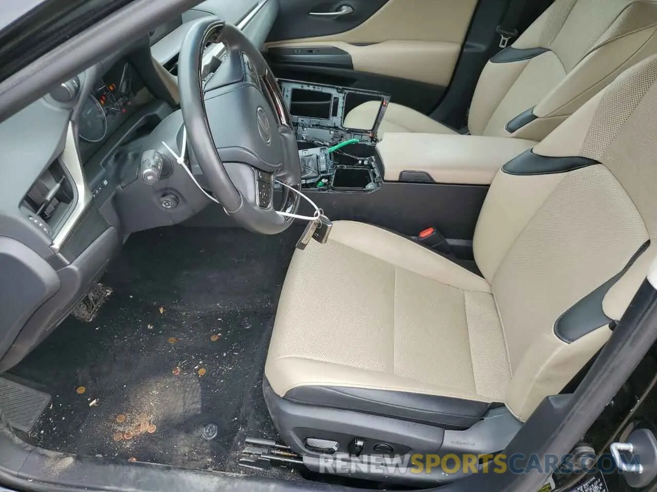 7 Photograph of a damaged car 58ADA1C17MU008379 LEXUS ES300 2021