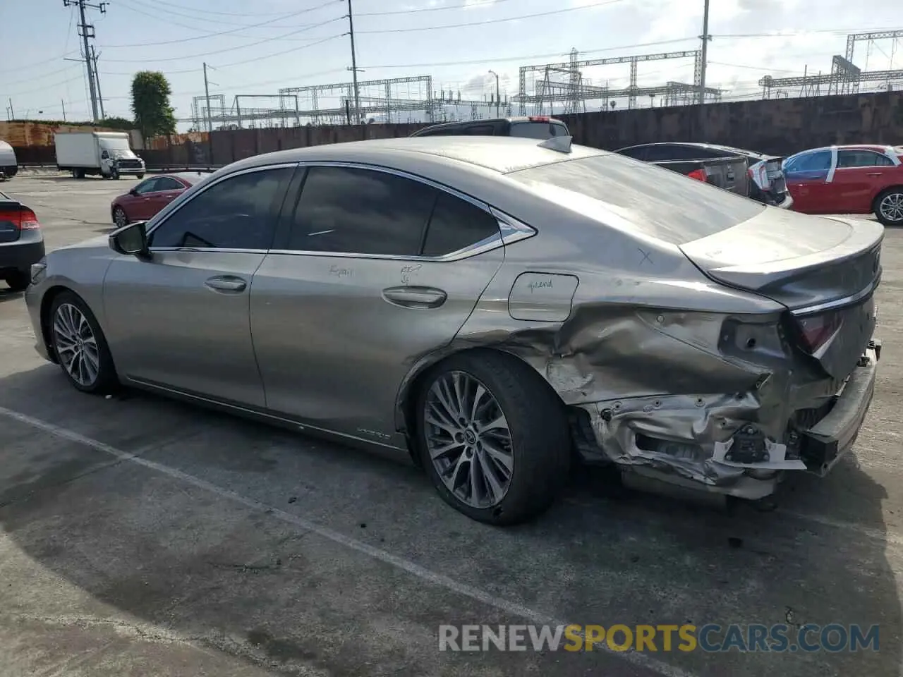 2 Photograph of a damaged car 58ADA1C18MU001585 LEXUS ES300 2021