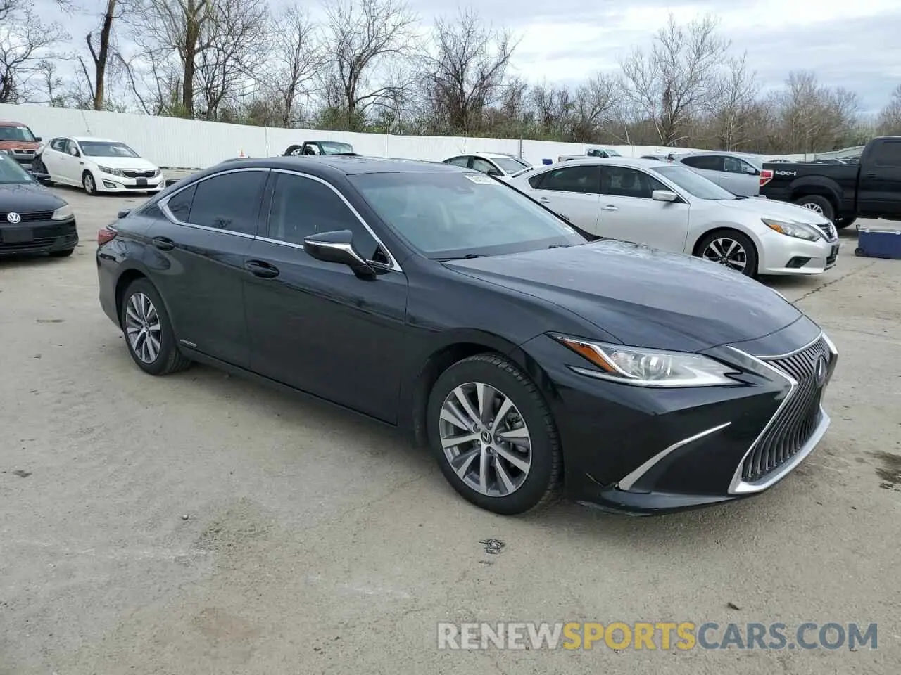 4 Photograph of a damaged car 58ADA1C18MU001909 LEXUS ES300 2021