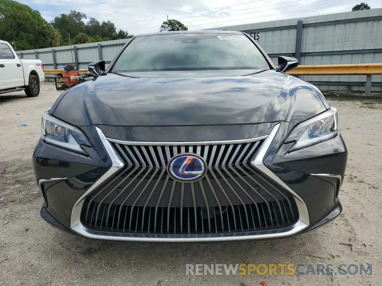 5 Photograph of a damaged car 58ADA1C1XMU011194 LEXUS ES300 2021