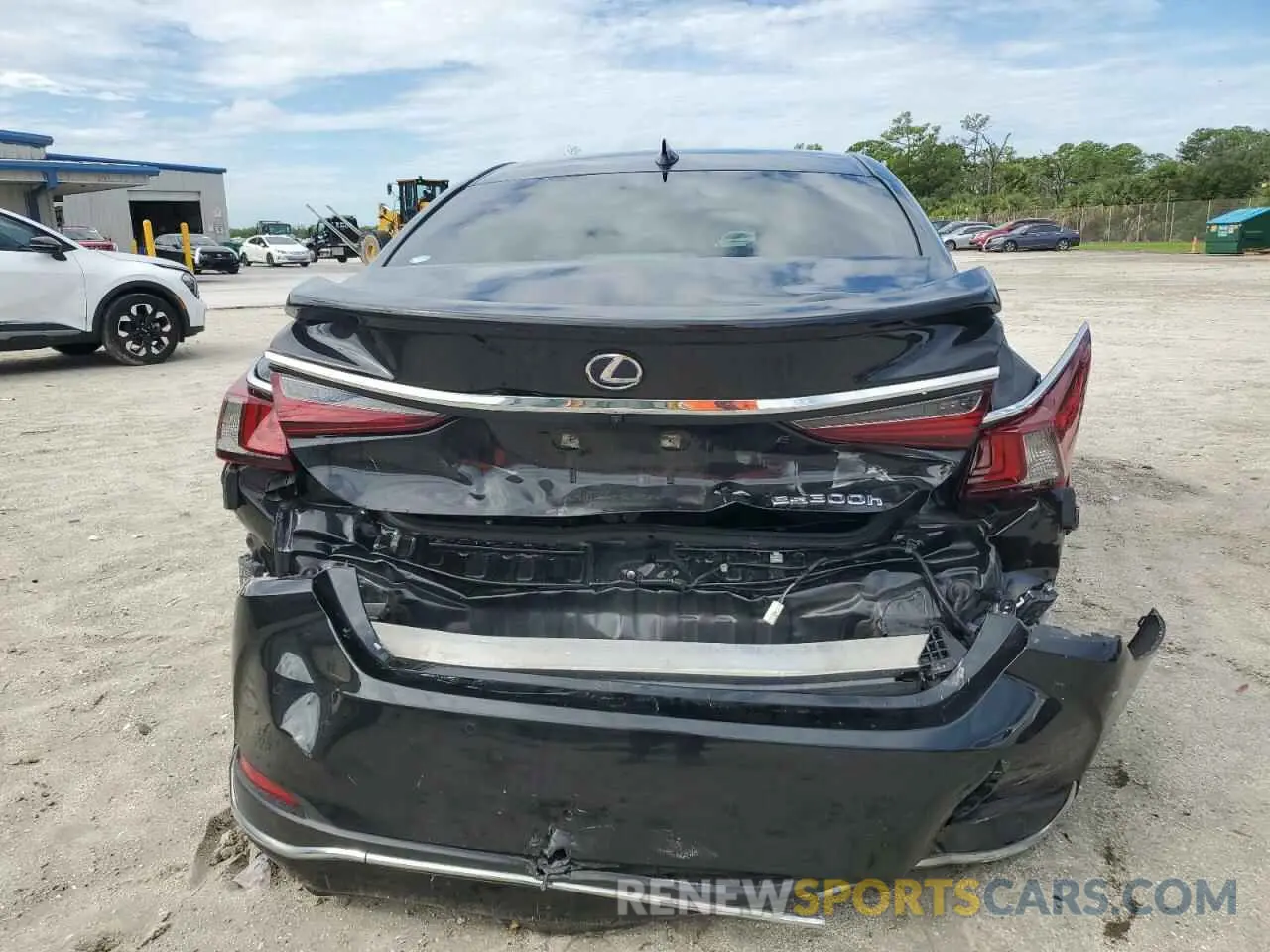 6 Photograph of a damaged car 58ADA1C1XMU011194 LEXUS ES300 2021