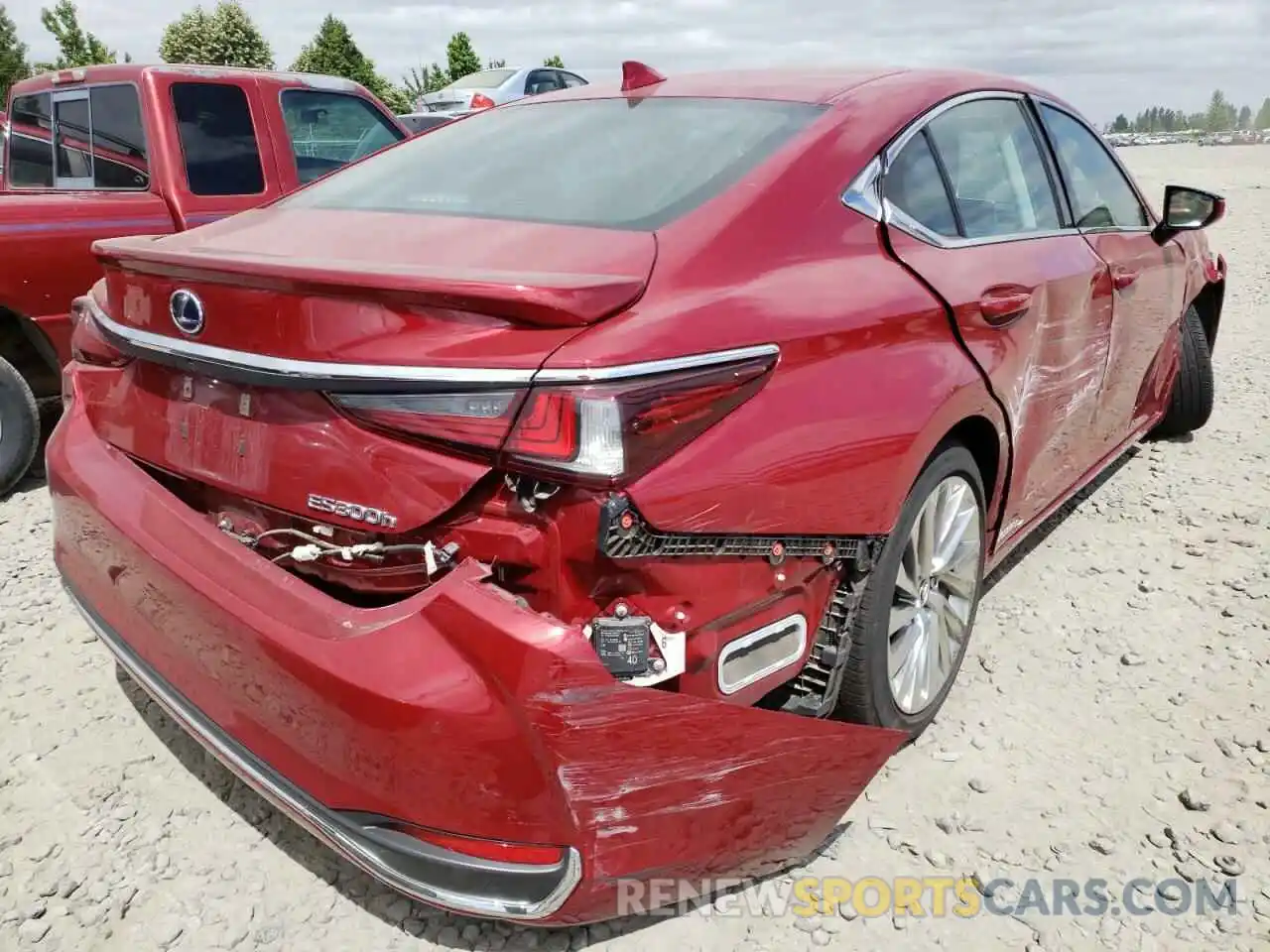 4 Photograph of a damaged car 58AEA1C11MU005692 LEXUS ES300 2021