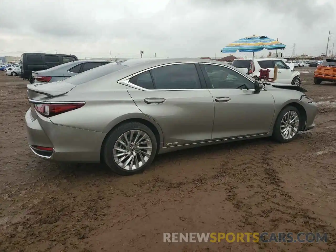 3 Photograph of a damaged car 58AEA1C1XMU008400 LEXUS ES300 2021