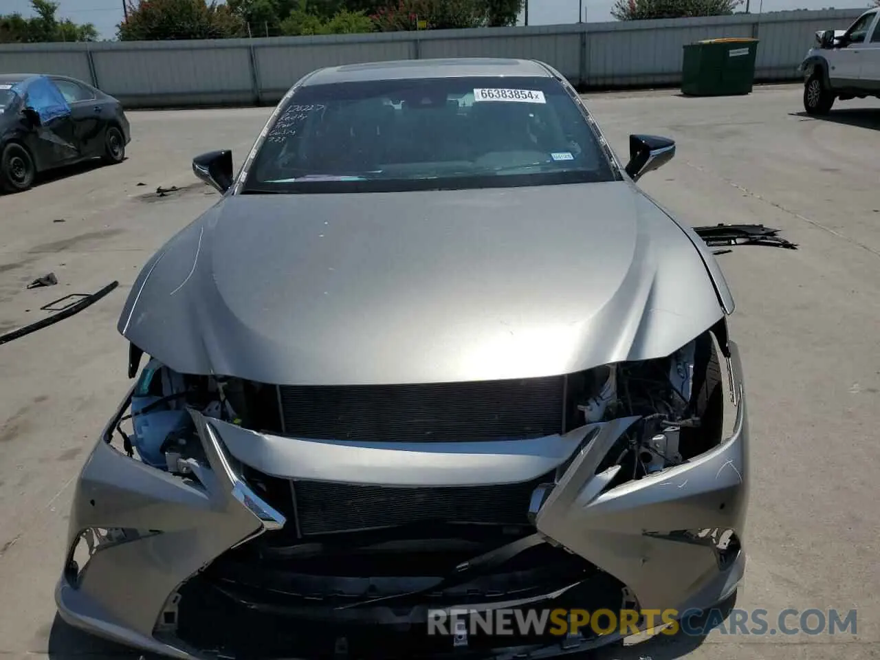 5 Photograph of a damaged car 58AFA1C18MU011039 LEXUS ES300 2021