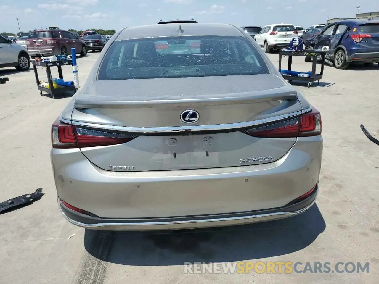 6 Photograph of a damaged car 58AFA1C18MU011039 LEXUS ES300 2021