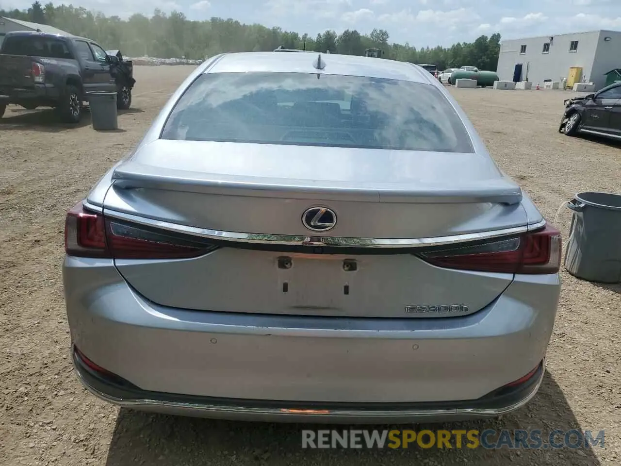 6 Photograph of a damaged car 58AB21B15NU013524 LEXUS ES300 2022