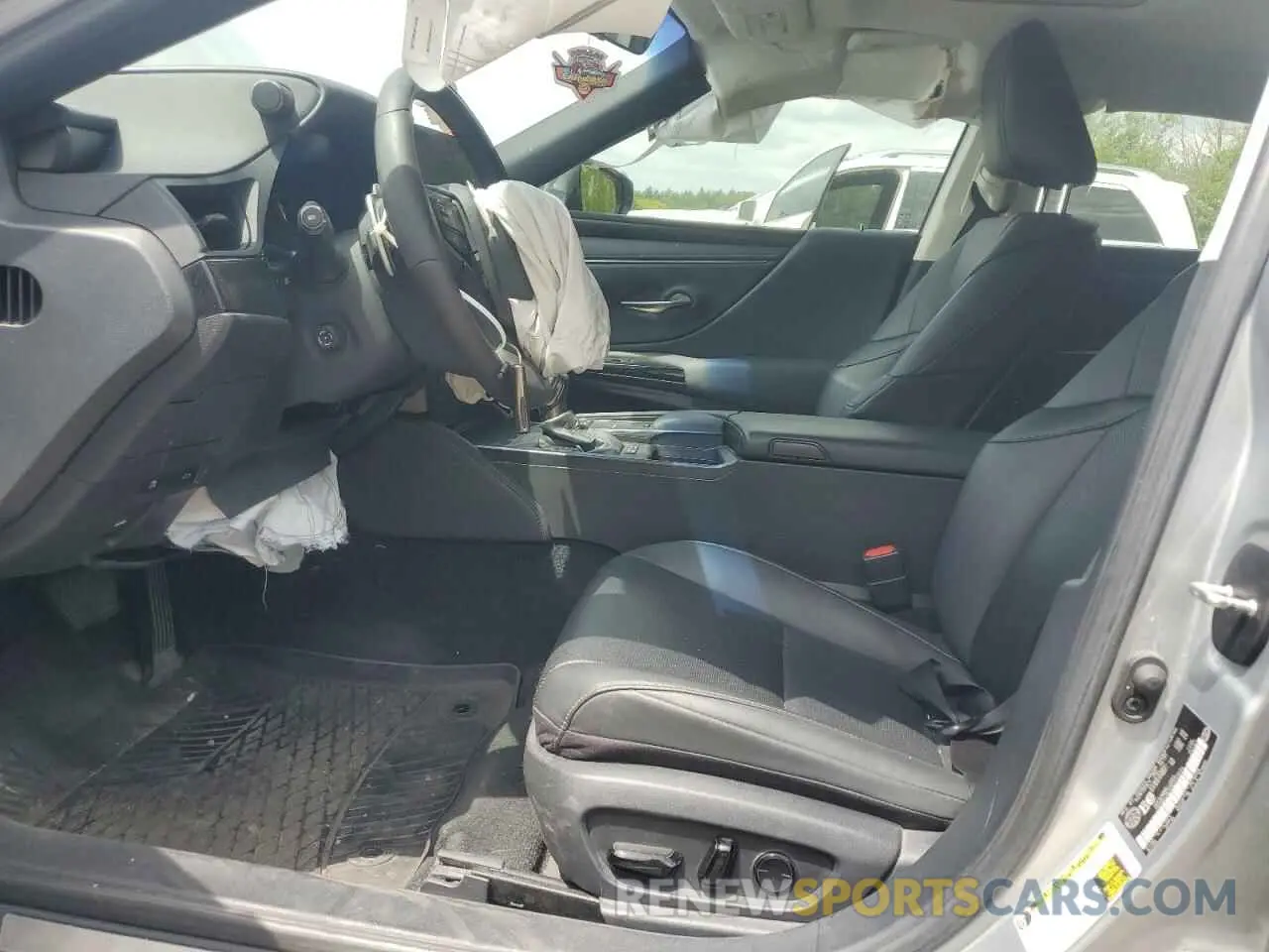 7 Photograph of a damaged car 58AB21B15NU013524 LEXUS ES300 2022