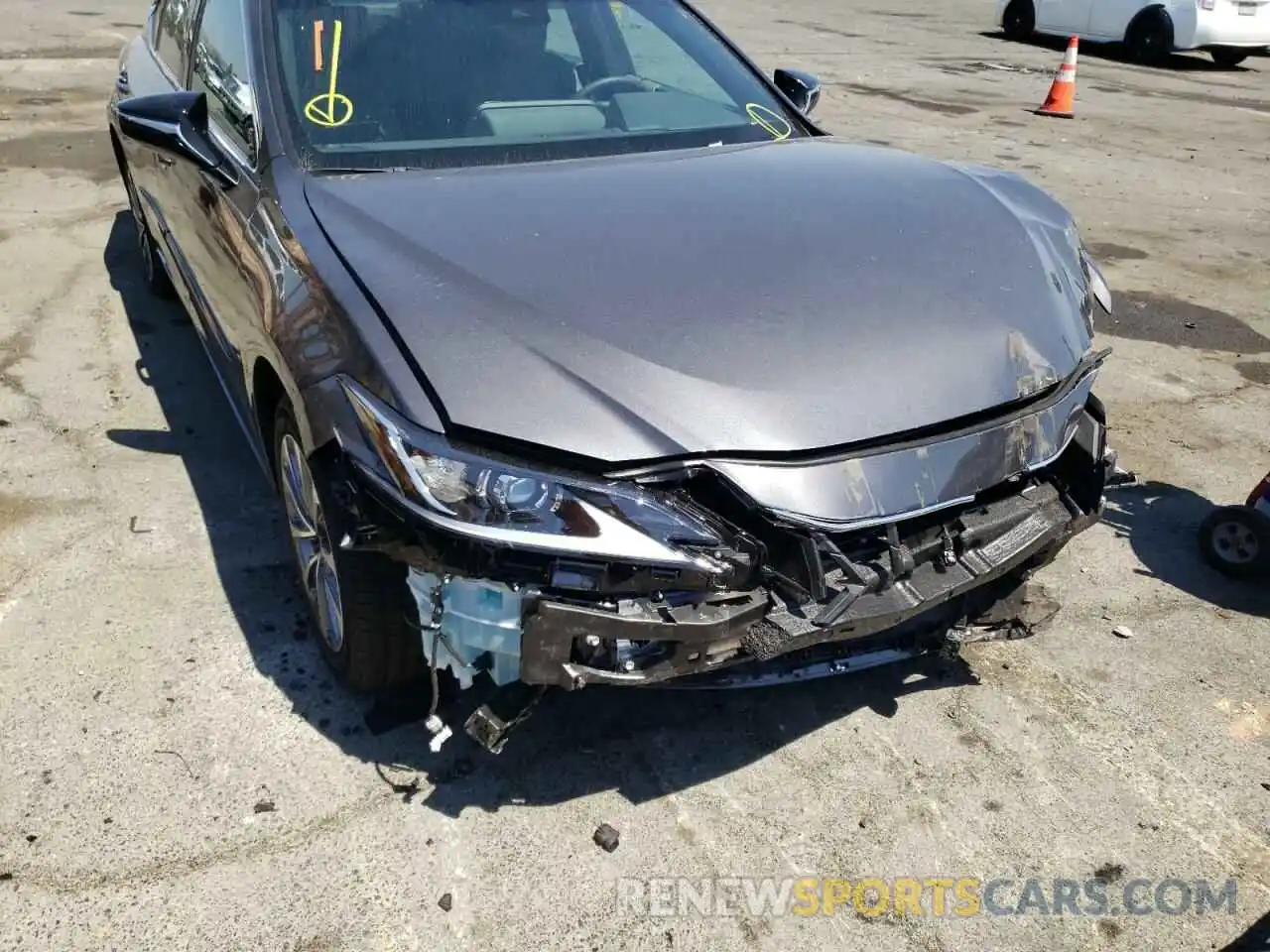 9 Photograph of a damaged car 58ACA1C15NU022908 LEXUS ES300 2022