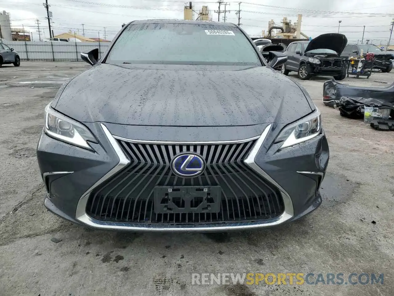 5 Photograph of a damaged car 58ACA1C1XNU020944 LEXUS ES300 2022