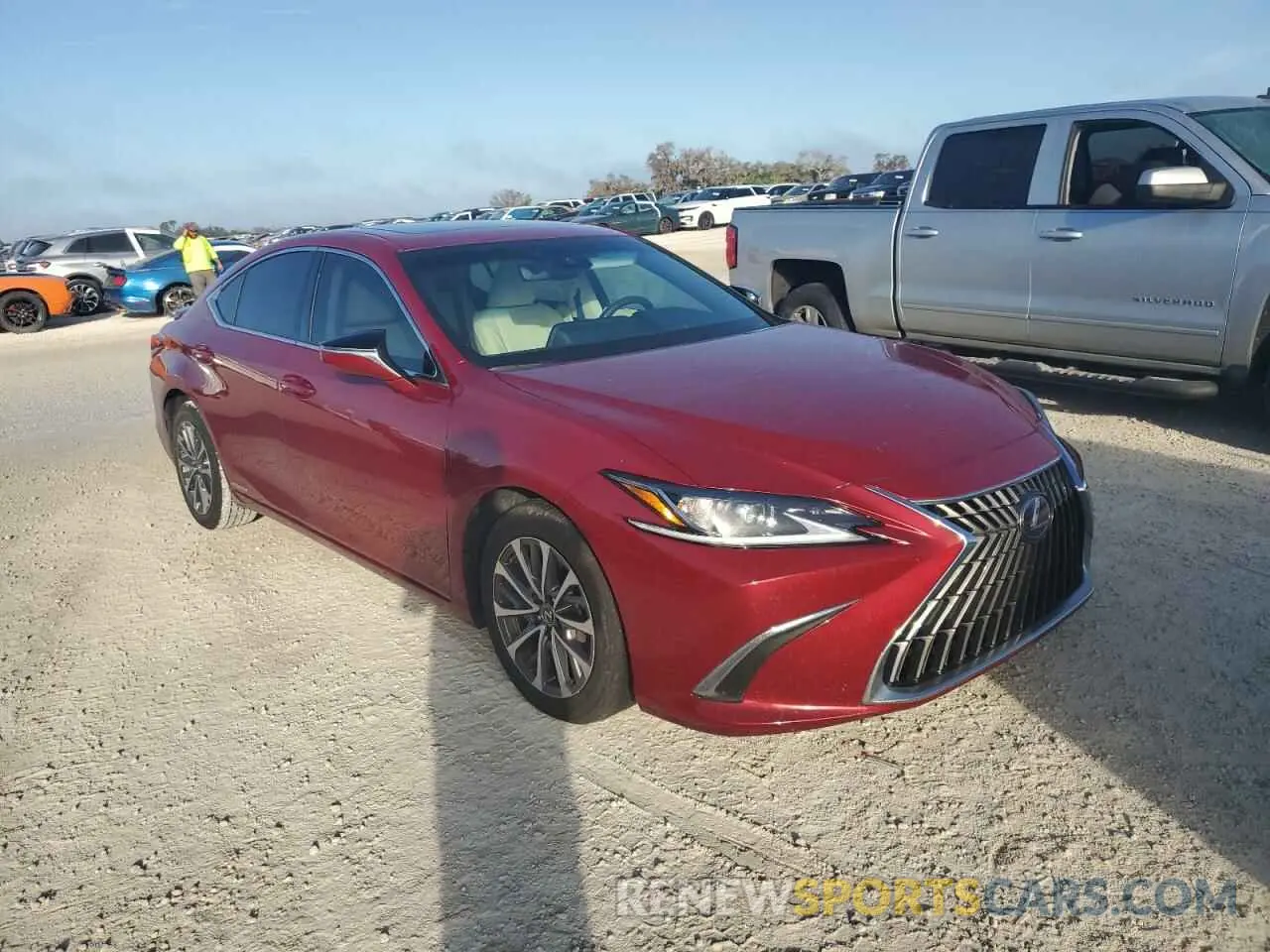 4 Photograph of a damaged car 58ADA1C11NU019069 LEXUS ES300 2022