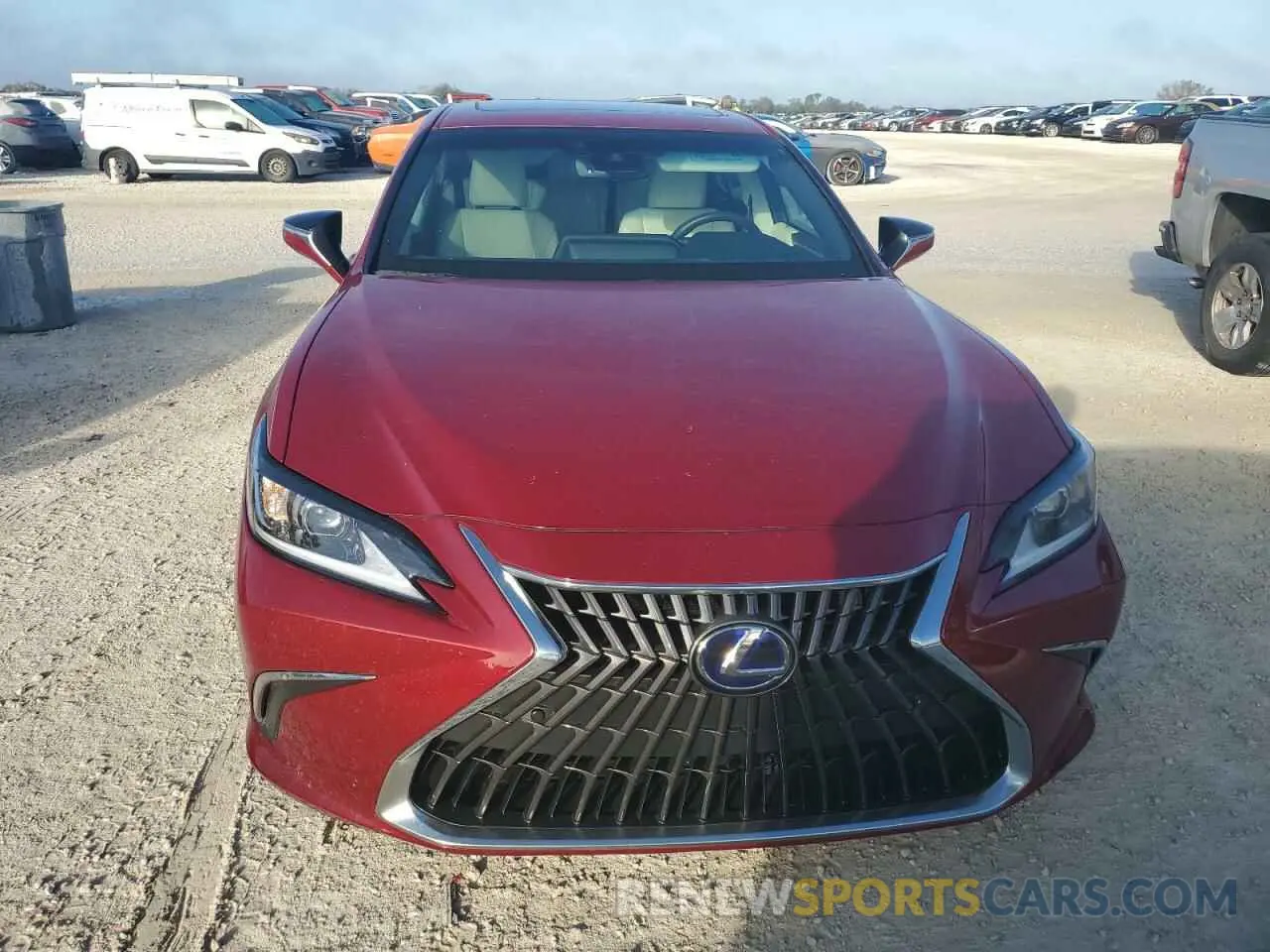 5 Photograph of a damaged car 58ADA1C11NU019069 LEXUS ES300 2022