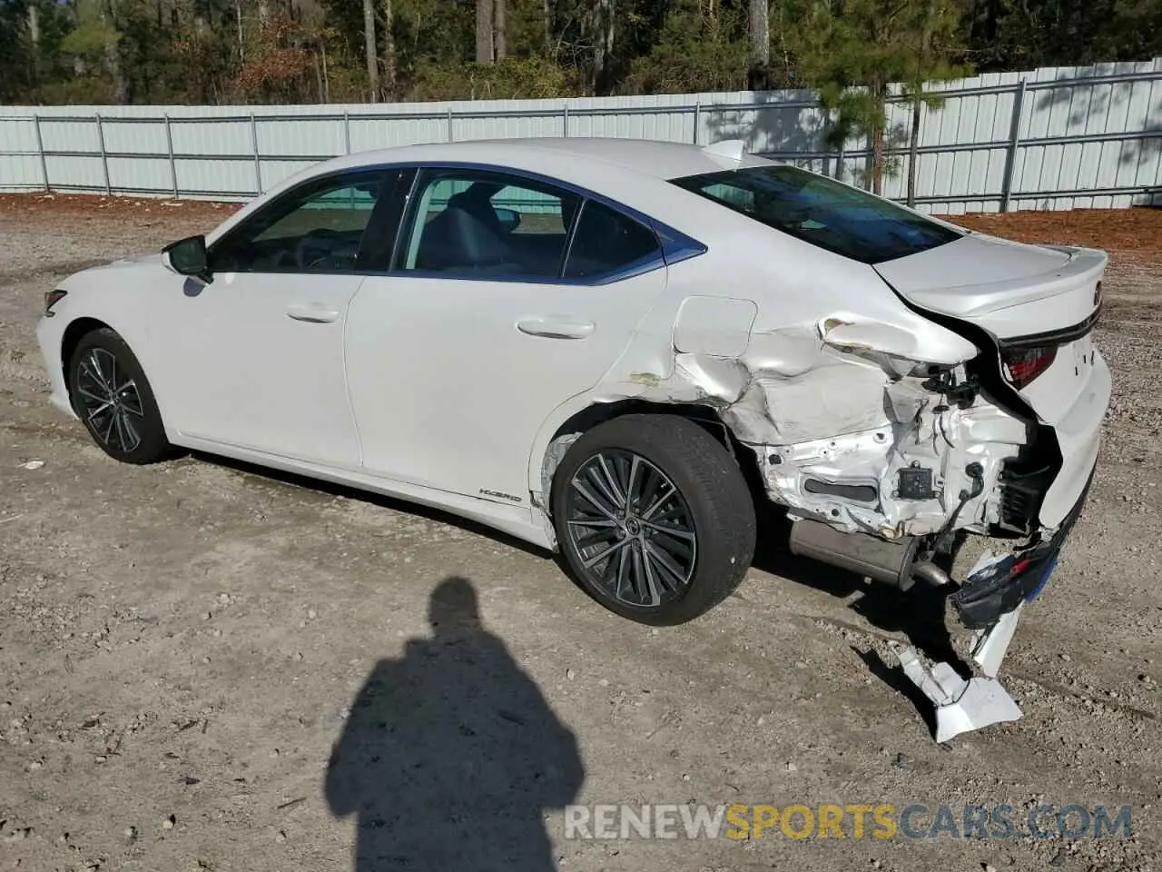 2 Photograph of a damaged car 58ADA1C11NU020268 LEXUS ES300 2022