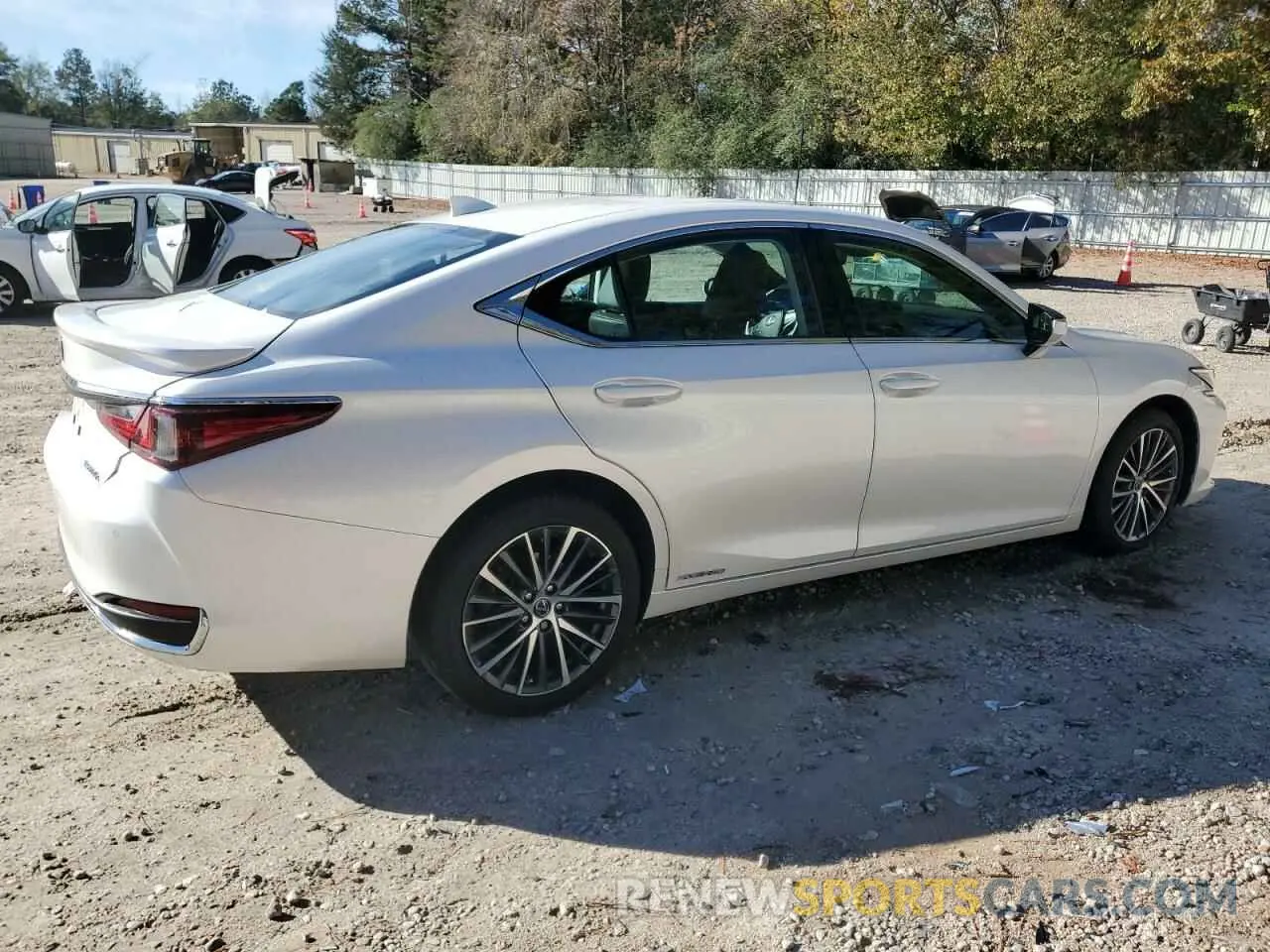 3 Photograph of a damaged car 58ADA1C11NU020268 LEXUS ES300 2022