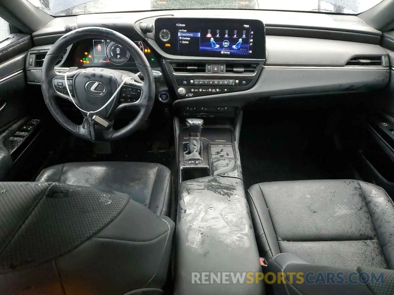 8 Photograph of a damaged car 58ADA1C14NU018336 LEXUS ES300 2022