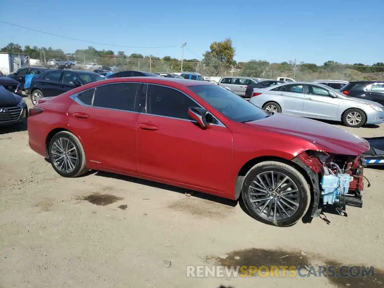 4 Photograph of a damaged car 58ADA1C16NU018578 LEXUS ES300 2022