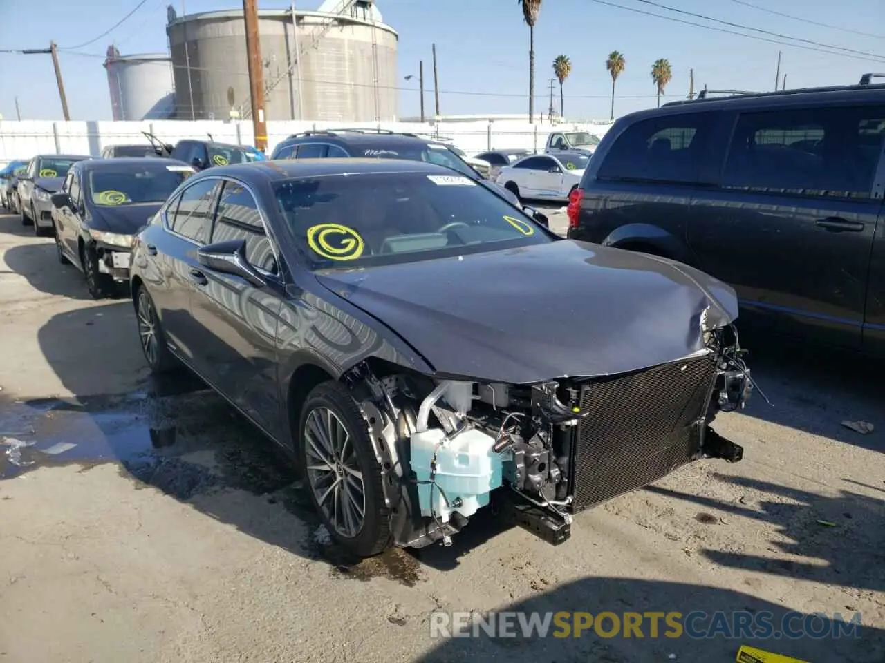 4 Photograph of a damaged car 58ADA1C16NU020959 LEXUS ES300 2022