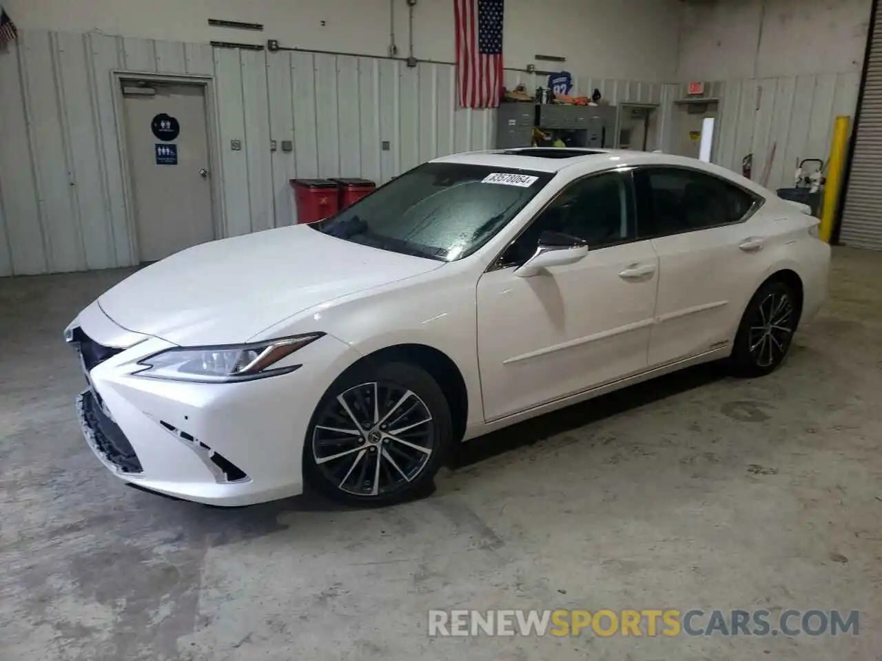 1 Photograph of a damaged car 58ADA1C16NU021836 LEXUS ES300 2022