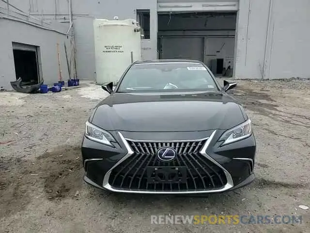 13 Photograph of a damaged car 58ADA1C16NU026003 LEXUS ES300 2022