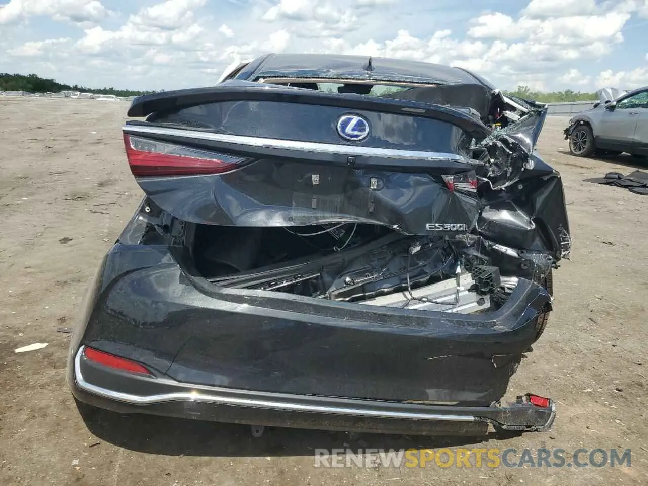 6 Photograph of a damaged car 58ADA1C16NU026003 LEXUS ES300 2022