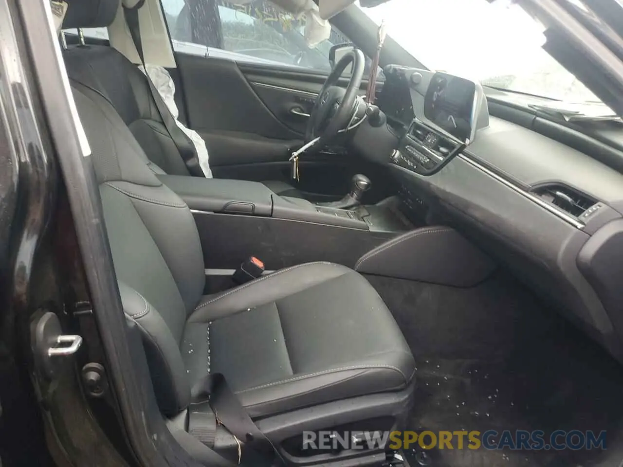 7 Photograph of a damaged car 58ADA1C16NU026003 LEXUS ES300 2022