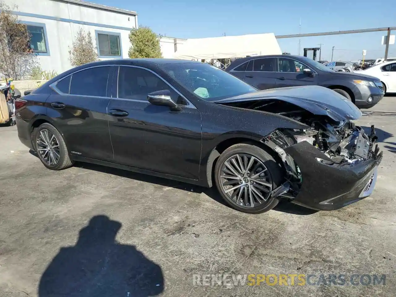 4 Photograph of a damaged car 58ADA1C1XNU023315 LEXUS ES300 2022