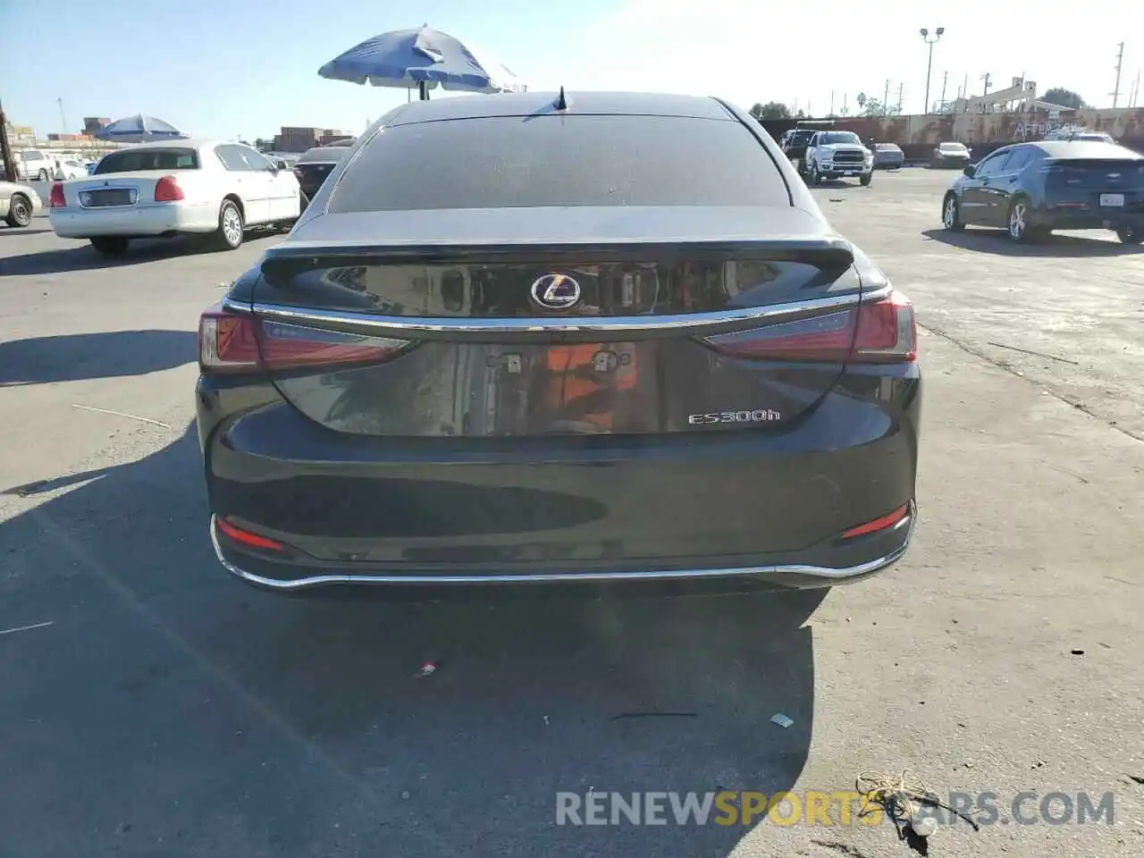 6 Photograph of a damaged car 58ADA1C1XNU023315 LEXUS ES300 2022