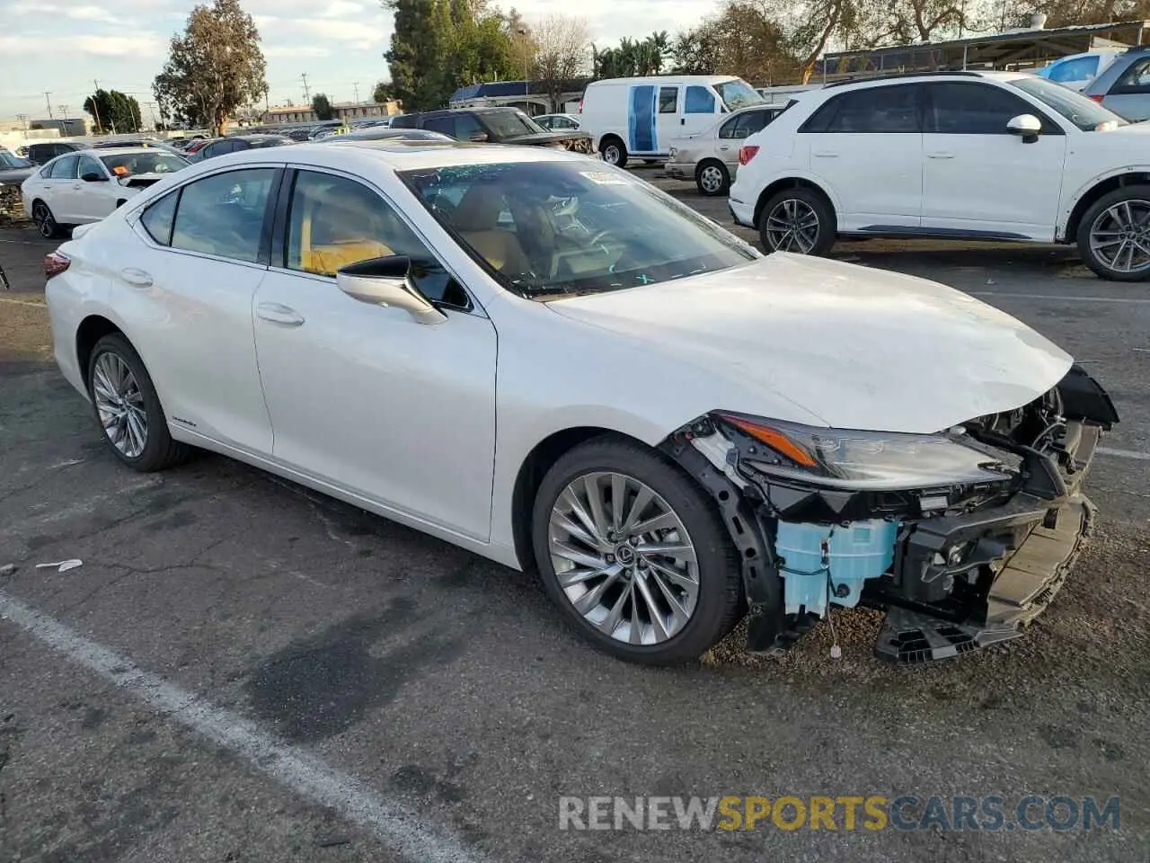 4 Photograph of a damaged car 58AEA1C11NU018217 LEXUS ES300 2022