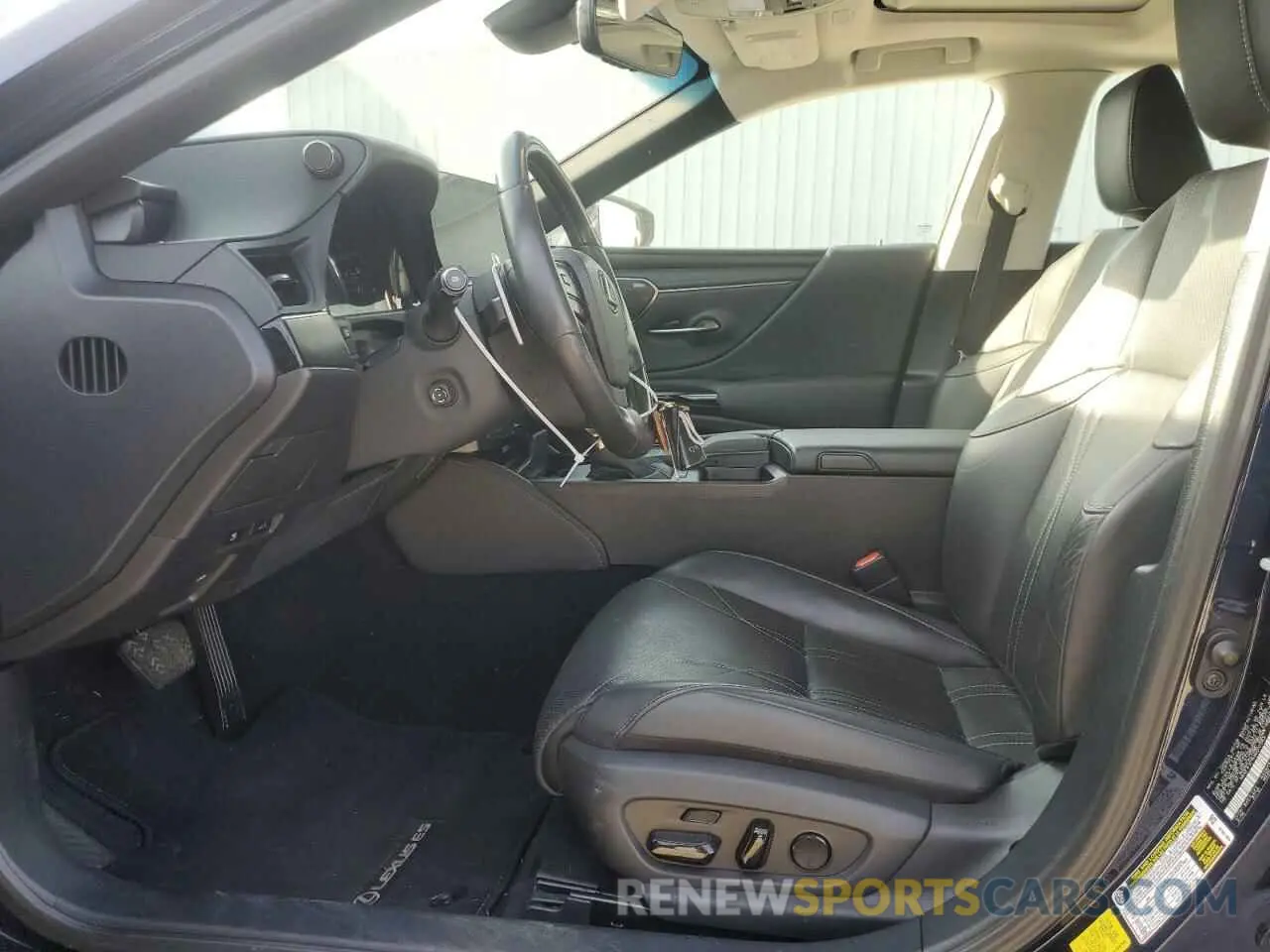 7 Photograph of a damaged car 58AEA1C14NU017563 LEXUS ES300 2022
